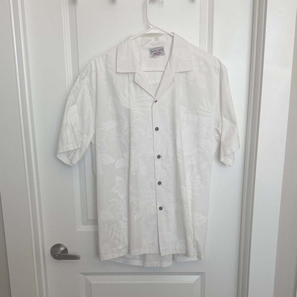 Pacific Island Hawaiian White Floral Men's Button Down Shirt